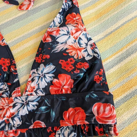 NEW NWT Beachsissi floral bikini swim set Medium - Picture 3 of 7